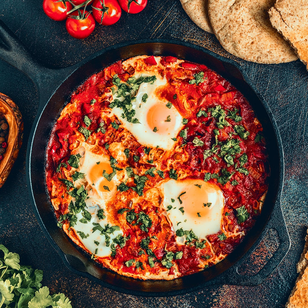 Shakshuka in Gusspfanne