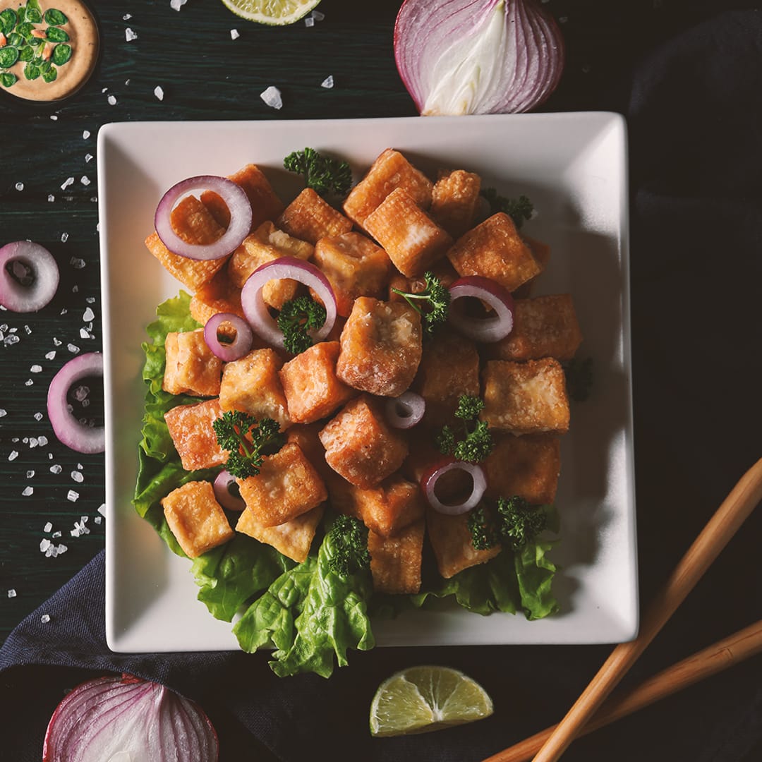 Gebratener Tofu mit Erdnusssauce